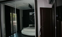 Συρομενη με καθρεφτη