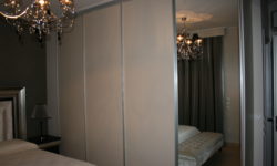 Συρομενη πολυμερικη με καθρεφτη