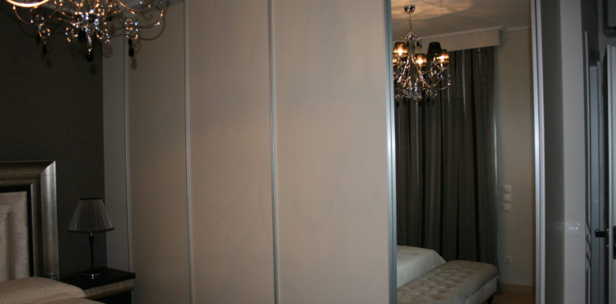 Συρομενη πολυμερικη με καθρεφτη